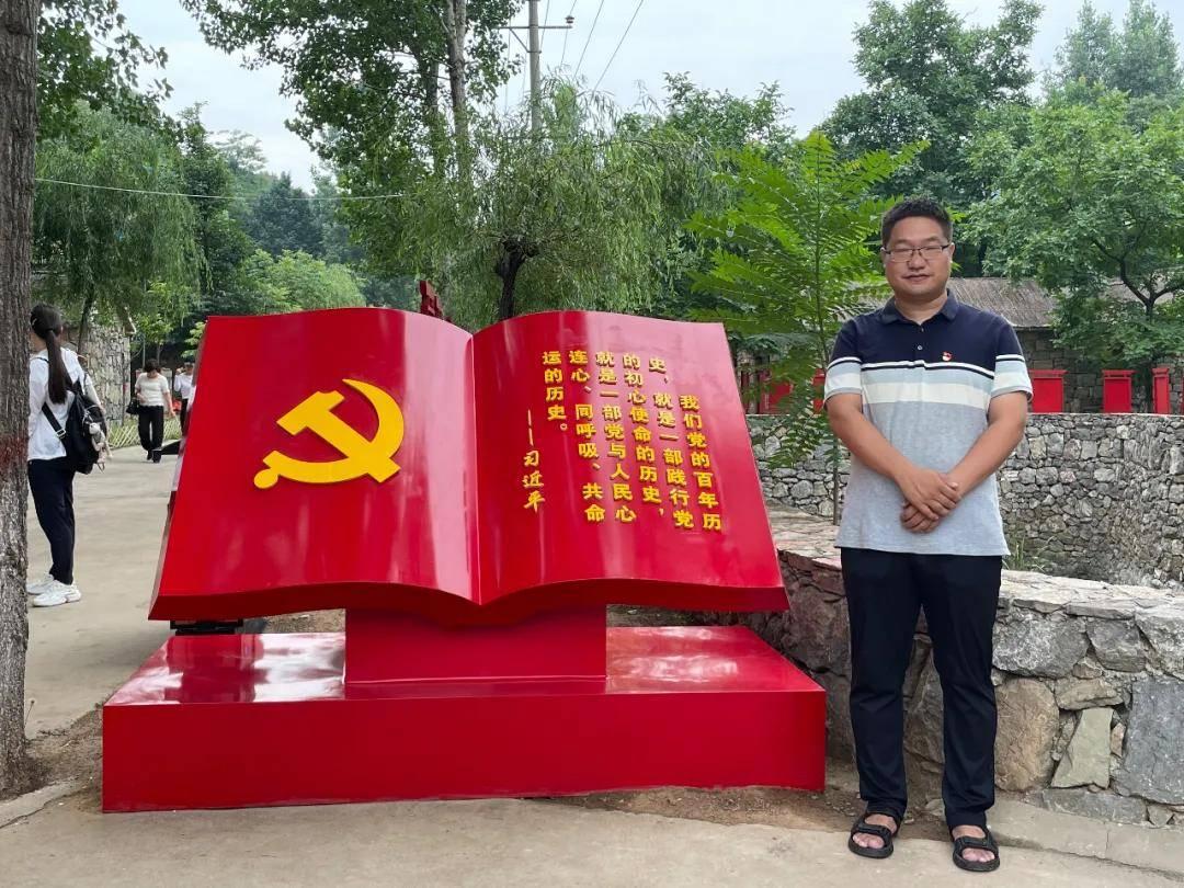 瑞金市城北社区:辰龙送瑞 春联传福